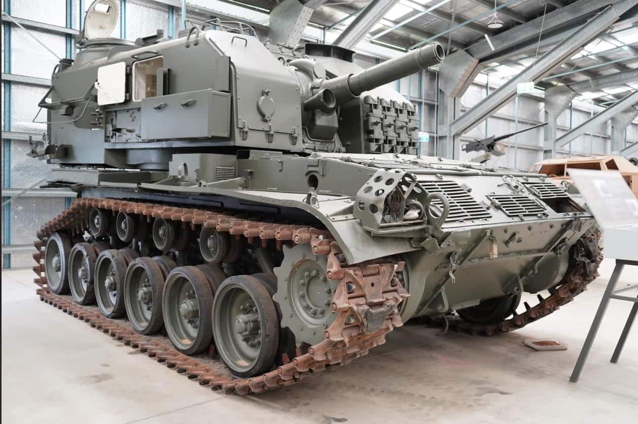美国M52 105毫米自行榴弹炮 – US M52 105mm Self-Propelled Howitzer